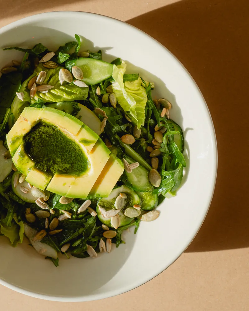 Green salad with avocado